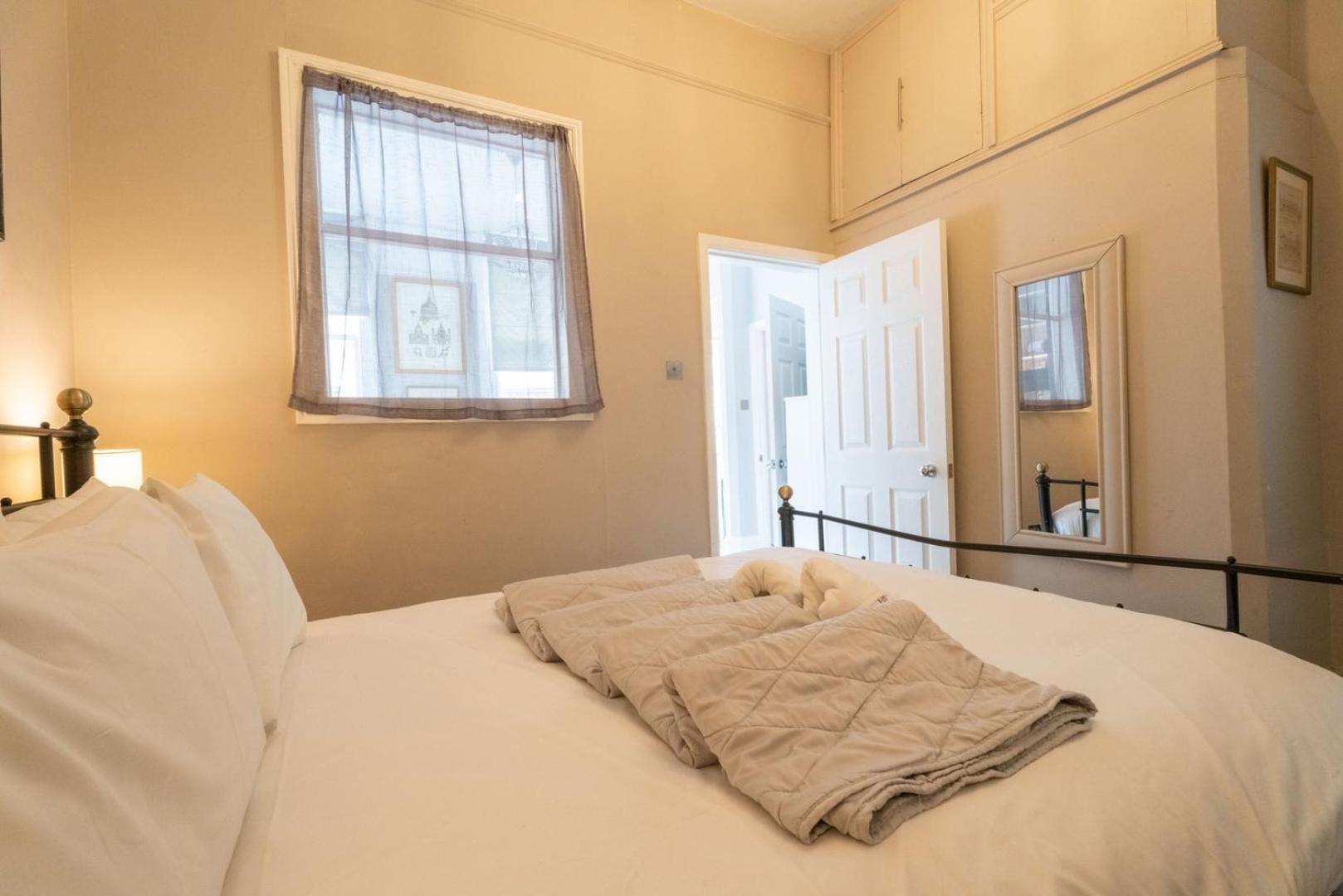 Wifi | Near Major Attractions Apartment